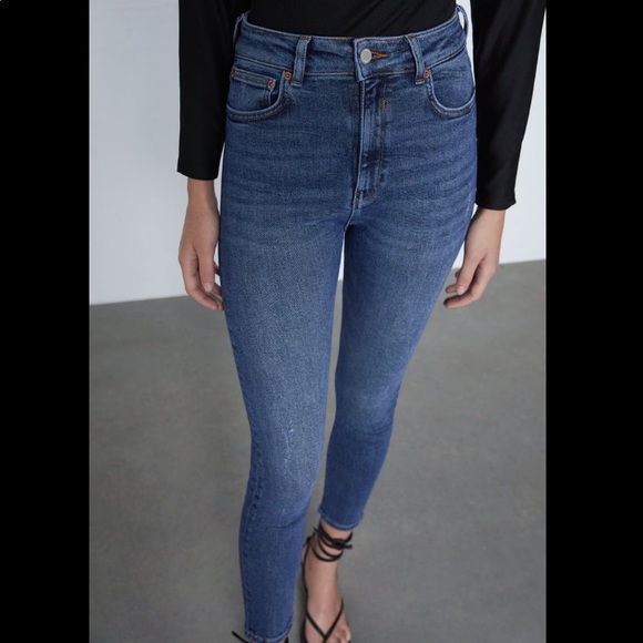 Zara high waisted jeans 👖 - Picture 2 of 4